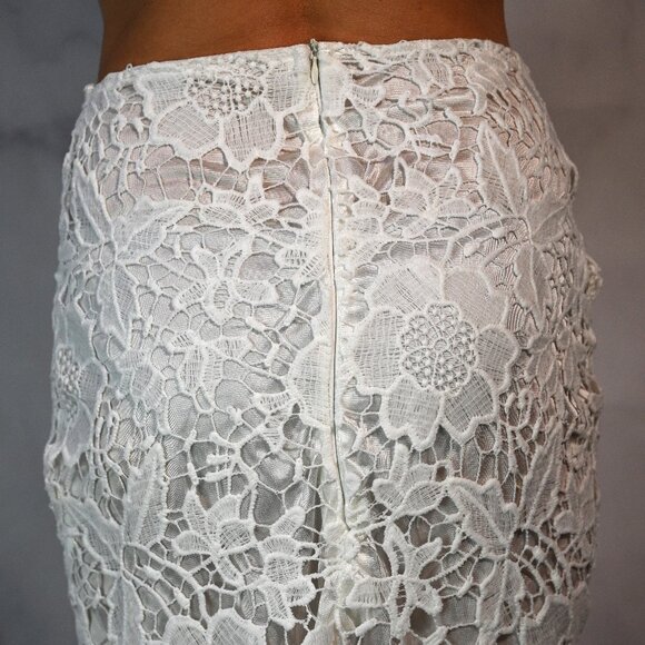 White Crochet / Lace Floral Skirt- Size Large - Picture 4 of 4